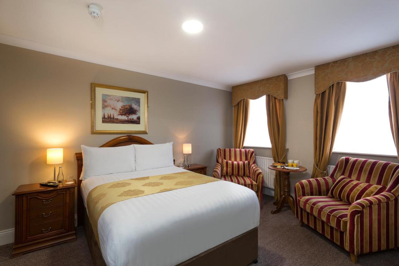 The Royal Hotel & Leisure Centre Брей Экстерьер фото