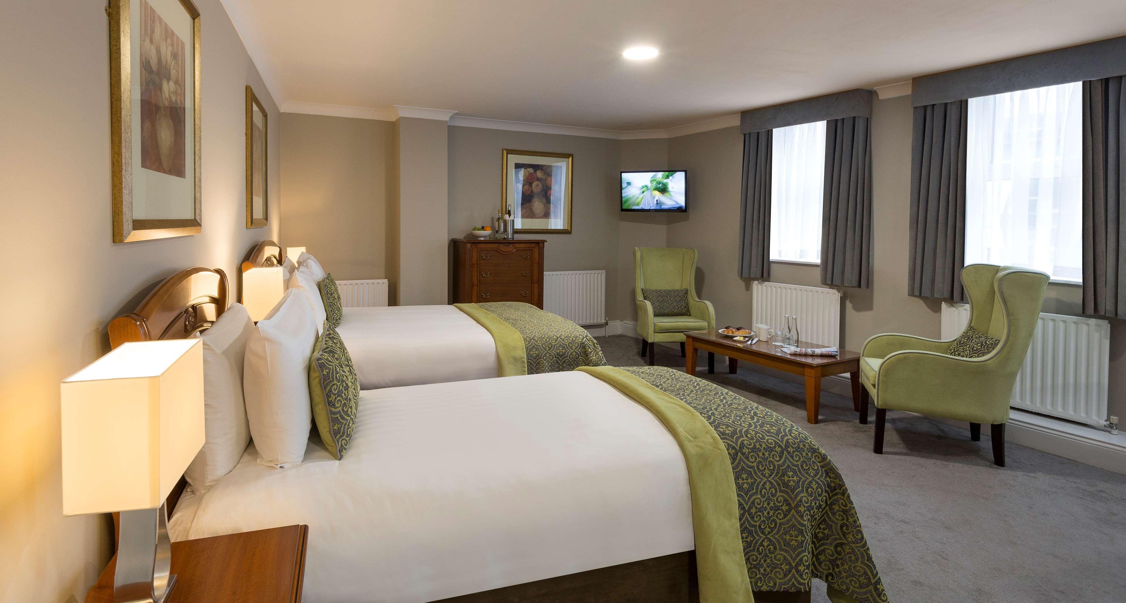 The Royal Hotel & Leisure Centre Брей Экстерьер фото